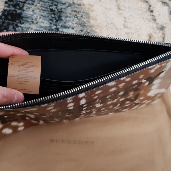 Burberry Leather deer print pouch 100% Authentic Original Genuine - Picture 3 of 4